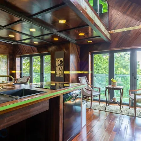 Belmont Deco Noir Penthouse Wellness & *