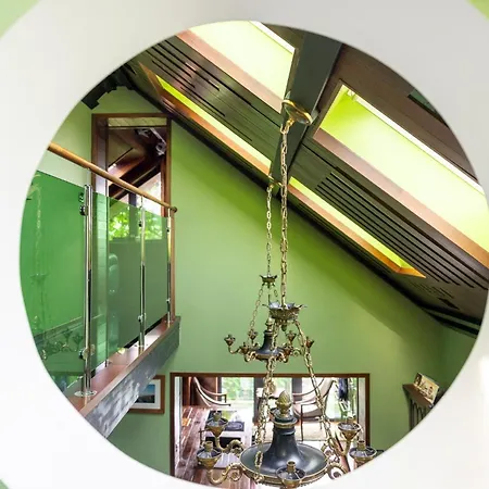Belmont Deco Noir Penthouse Wellness & *